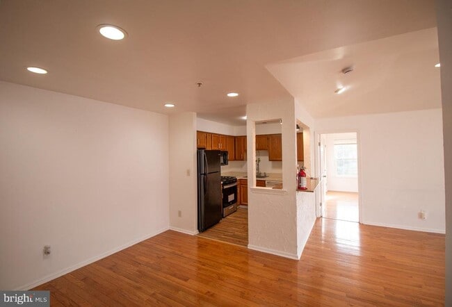 Building Photo - 1337 Waterford Dr