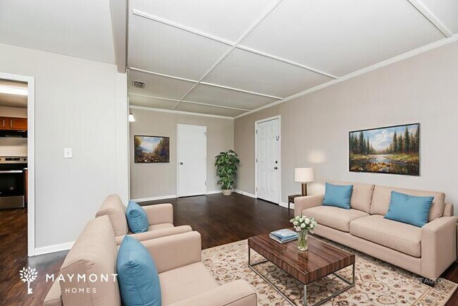 Foto del edificio - 5715 Green Forest Dr