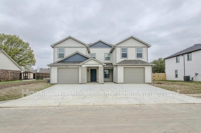 Photo - 3813 Huntington Dr House