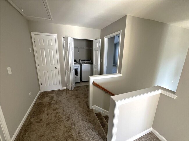 Building Photo - 130 Finchley Dr