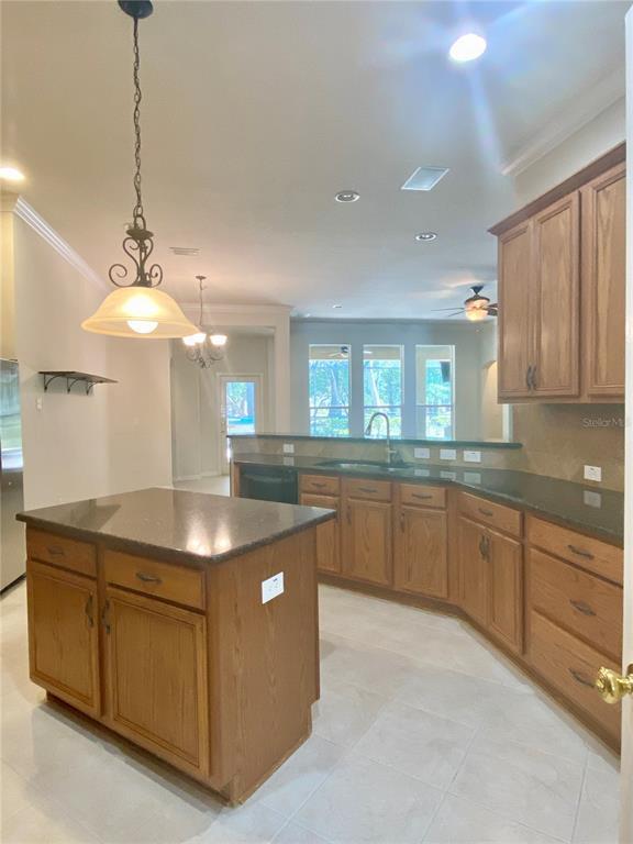 Foto del edificio - 7450 Ambleside Dr