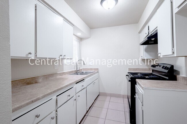 Foto del edificio - 813 Karma Ct