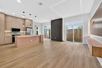 Building Photo - 6427 Lamayah St