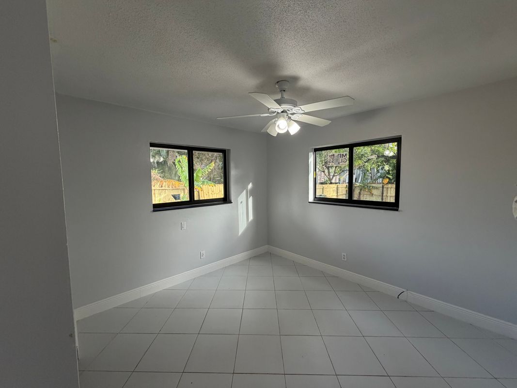 Foto del edificio - 1454 SW 33rd St