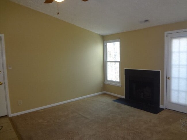 Building Photo - 3937 Greencastle Rd