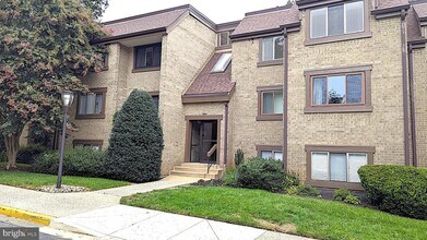 Building Photo - 1657 Parkcrest Cir