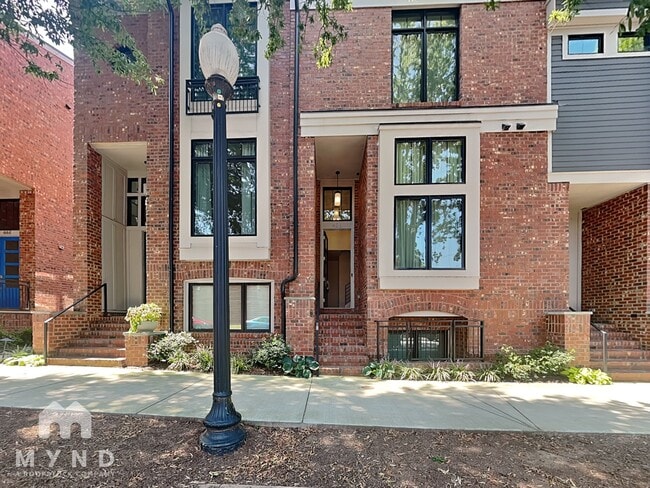 Building Photo - 436 E 33rd St