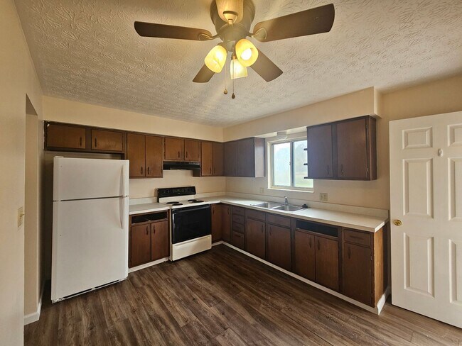 Foto del edificio - Ravenna 2 Bedroom 1 Bath Duplex