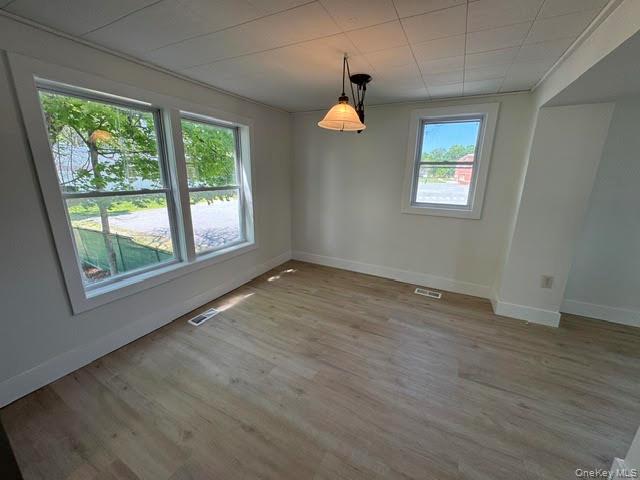 Foto del edificio - 12 Edmunds Ln