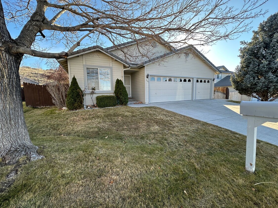 Primary Photo - Charming single story home in Sparks (Vistas)