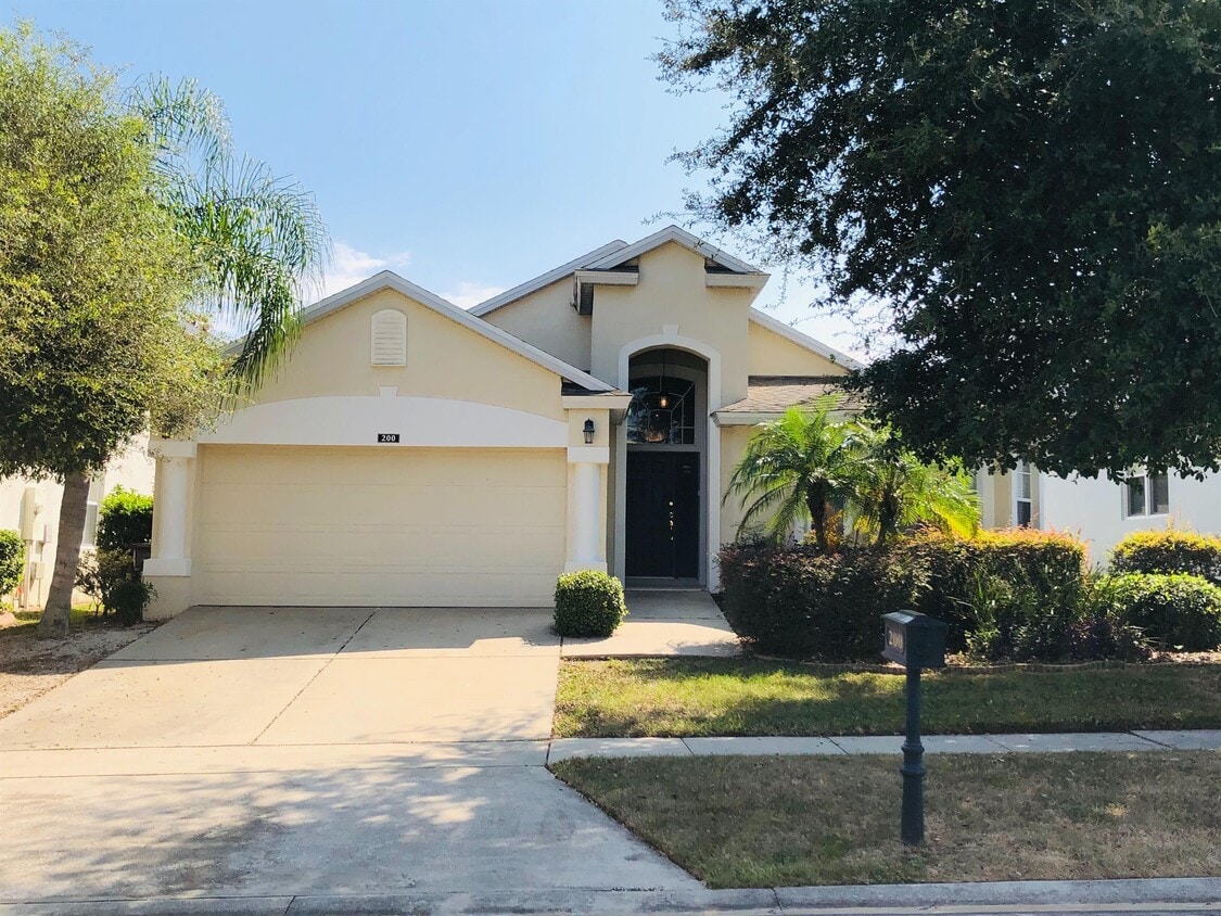 Primary Photo - 200 Higher Combe Dr