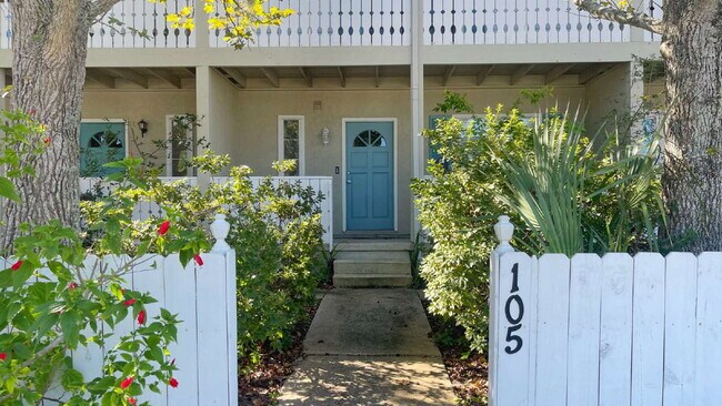 Building Photo - Coming Soon! Davis Shores Townhouse