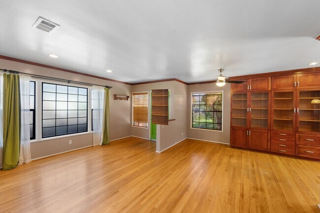 Foto del edificio - 4329 Neosho Ave
