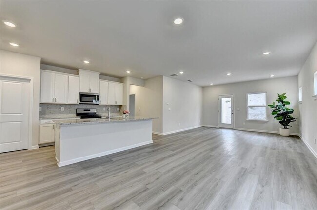 Building Photo - 2357 Whitworth St