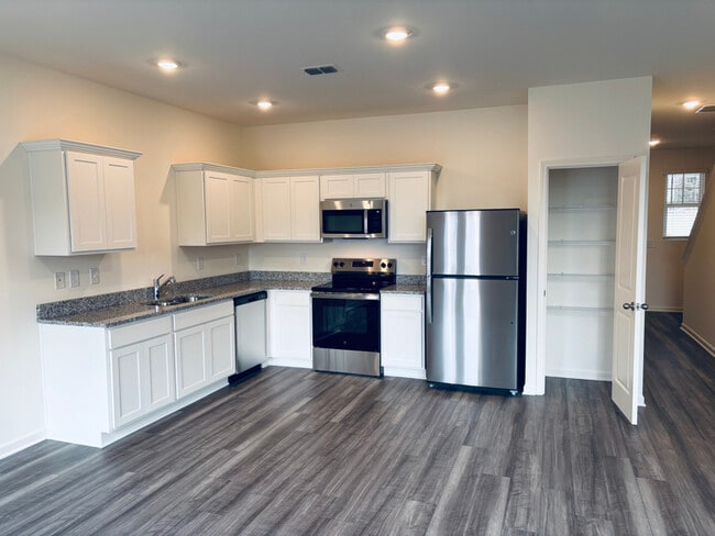 Building Photo - 3027 Gorman Dr