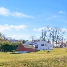 Building Photo - 723 Lee St