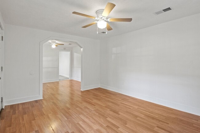 Building Photo - 1408 N Bronough St