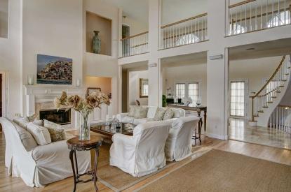 Building Photo - 39 Pheasant Close E