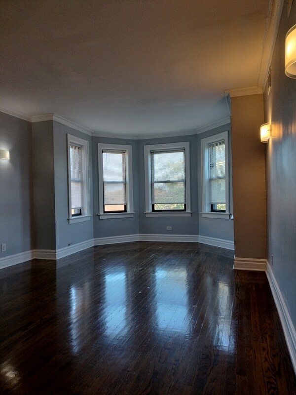 Foto del edificio - 8000 S Hermitage Ave