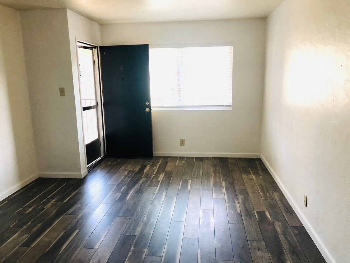 Primary Photo - 230 East San Salvador Street, Unit 4