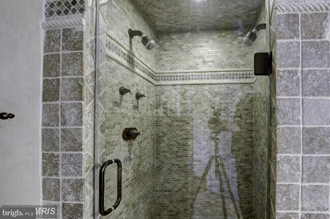 Foto del edificio - 10501 Chancery Ct