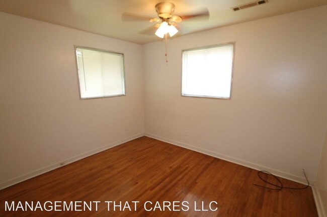 Building Photo - 3 br, 1 bath House - 500 McDermitt Road