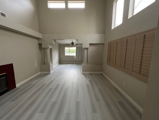 Building Photo - 40037 White Leaf Ln