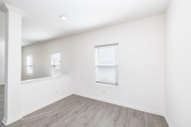 Foto del edificio - 823 Scotch Meadows Loop