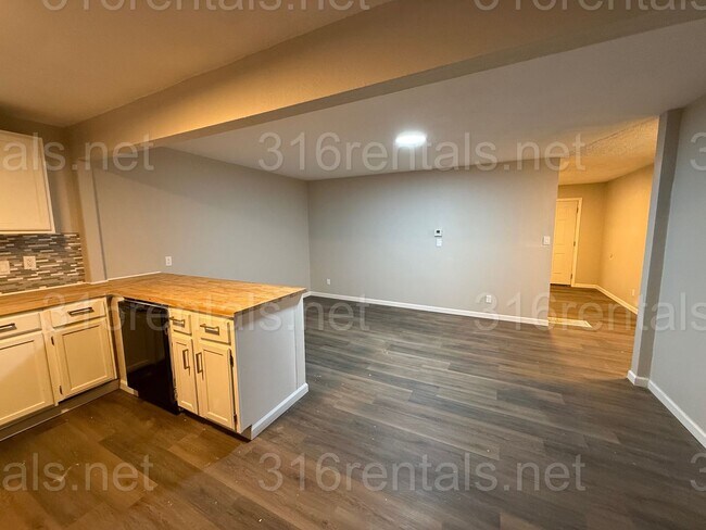 Foto del edificio - $1400 - 4 bedroom / 2 bathroom - Single Family Home