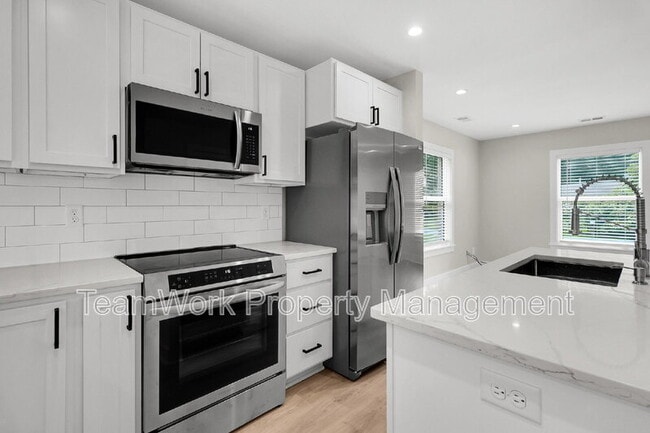 Foto del edificio - 1752 Skinner Ave