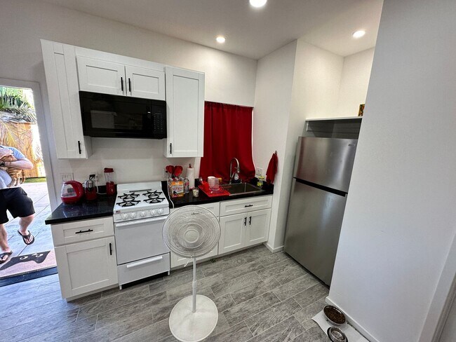 Building Photo - 6482 Montezuma Rd.