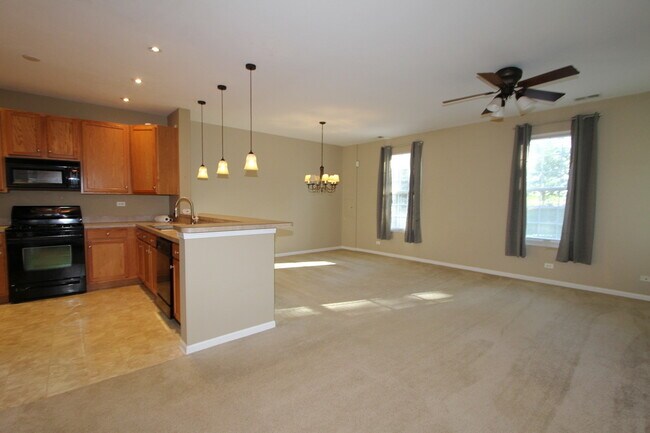Building Photo - 351 Springbrook Trail S