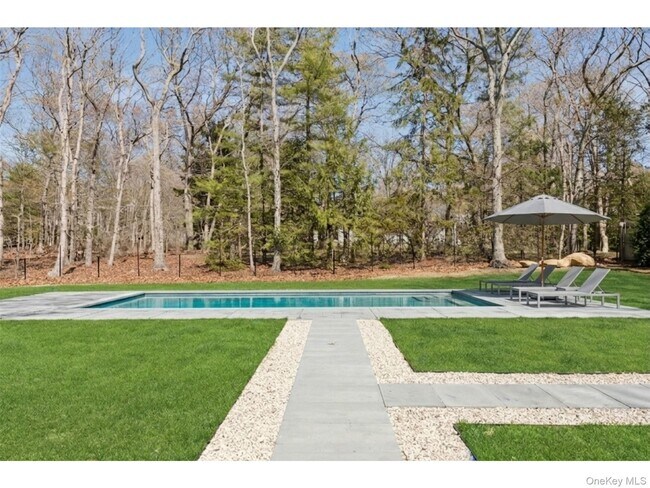 Building Photo - 135 Pembroke Dr
