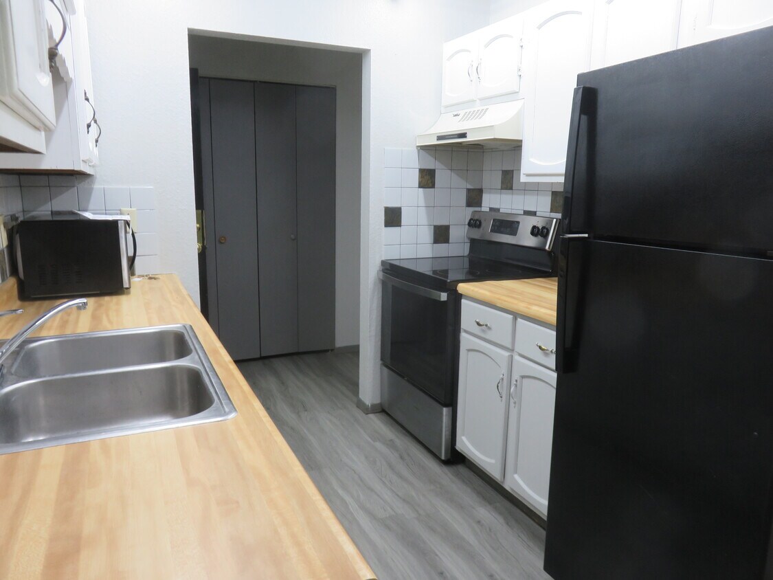 Foto principal - 1360 32nd St South