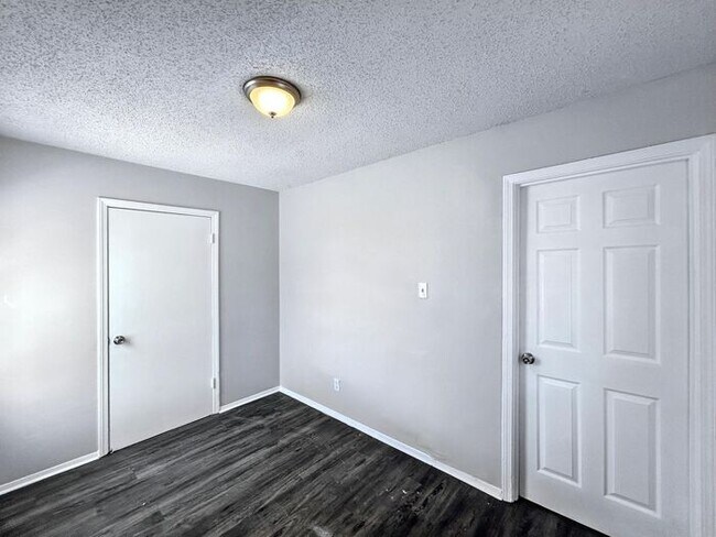 Foto del edificio - 2115 Bennett Ave
