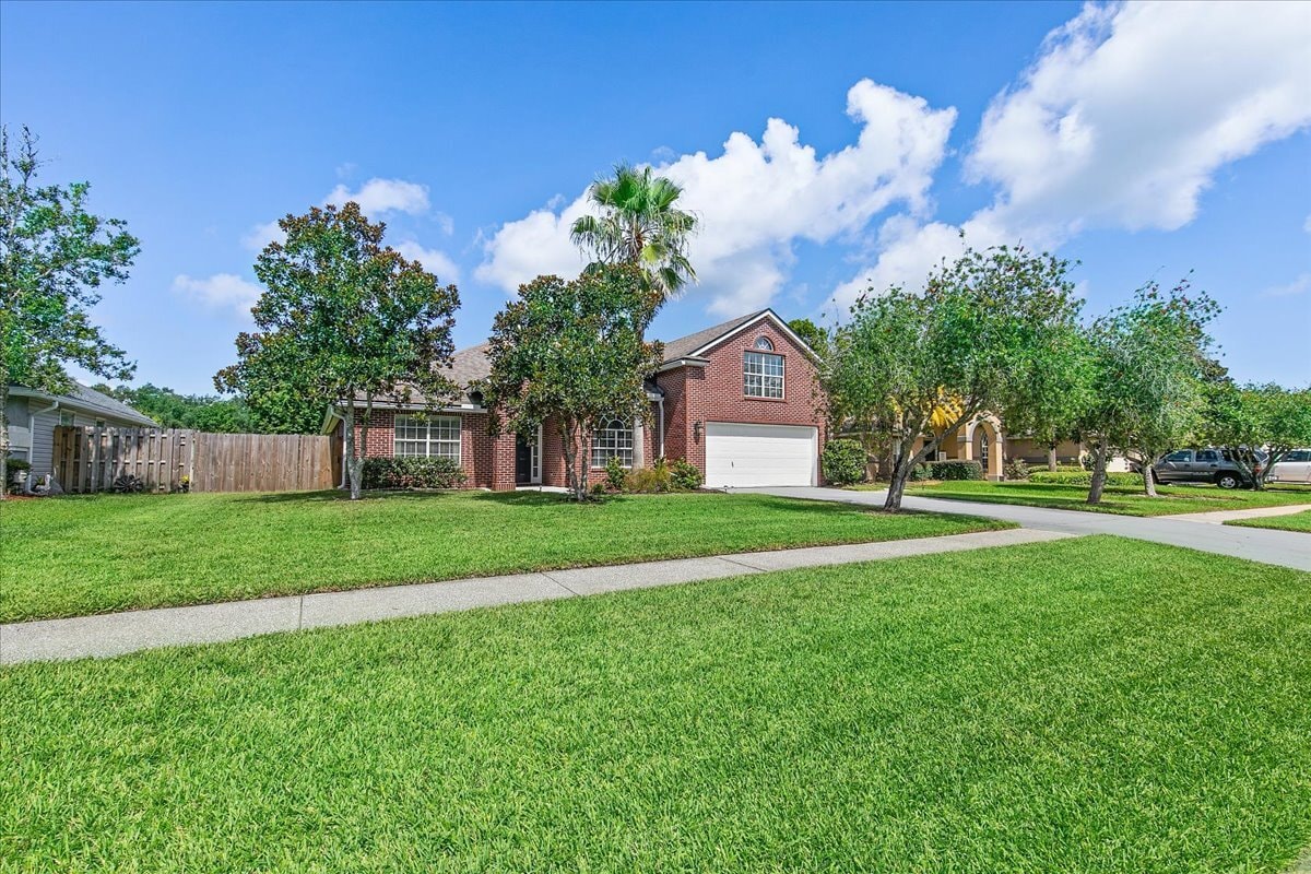 Foto principal - 165 N Lake Cunningham Ave