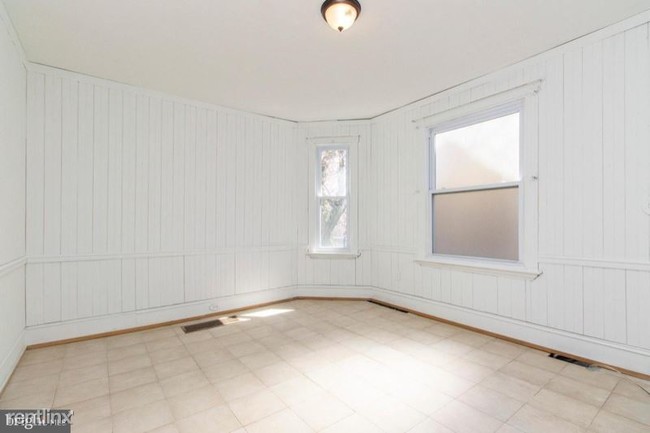 Building Photo - 6 br, 2 bath House - 125 New St