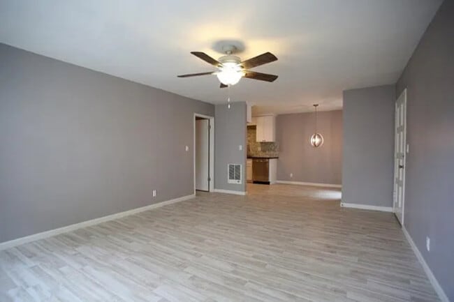 Building Photo - 5518 Armitos Ave