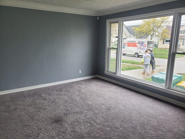 Building Photo - Cozy, NEW Spacious 5 Bedroom / 1 Bath