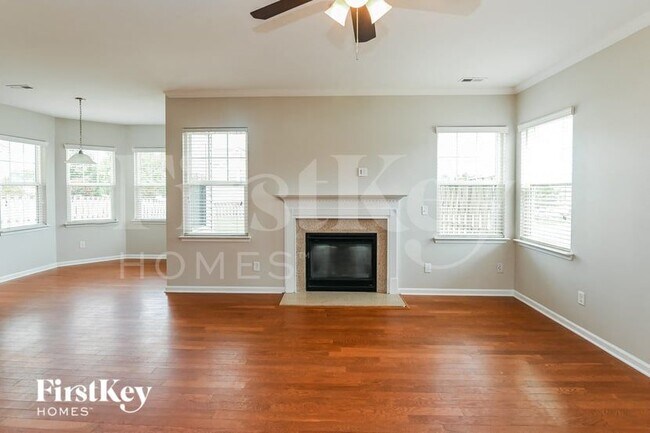 Building Photo - 4637 Triumph Dr SW