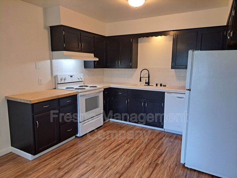 Primary Photo - 1537 W Fairmont Ave