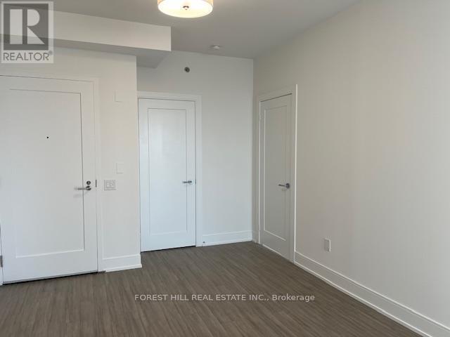 Building Photo - 310 Tweedsmuir Ave