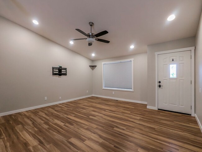 Building Photo - Custom & upgraded 3 bed, 2 bath rambler w/...