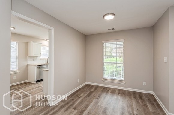 Building Photo - GET 1ST FULL  MONTH'S RENT FREE! - 11921 S...