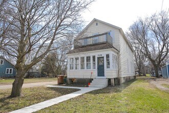 Building Photo - 1516-1520 E Hawthorne St
