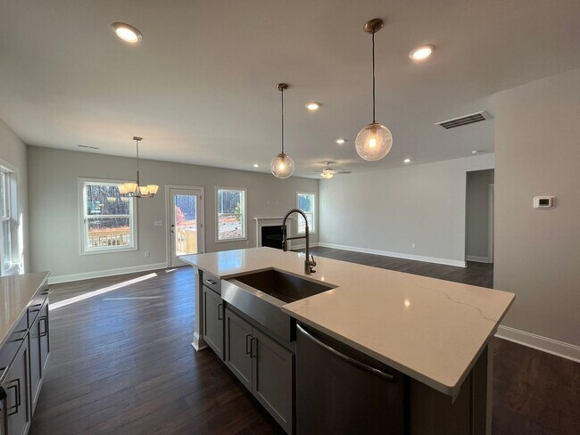 Foto del edificio - Newly Constructed 4BD, 3BA Knightdale Home with 2-Car Attached Garage and Bonus HOA Amenities