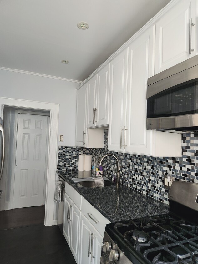 Foto principal - 6046 Woodbine St