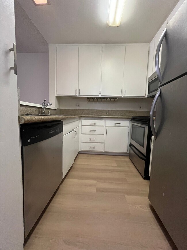 Foto del edificio - 300 S Gramercy Pl