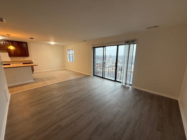 Foto del edificio - 2310 N Harlem Ave