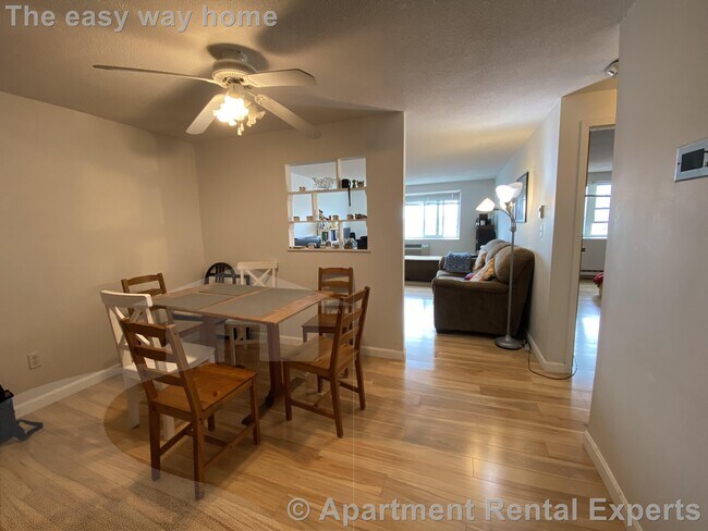 Building Photo - 94 Beacon St